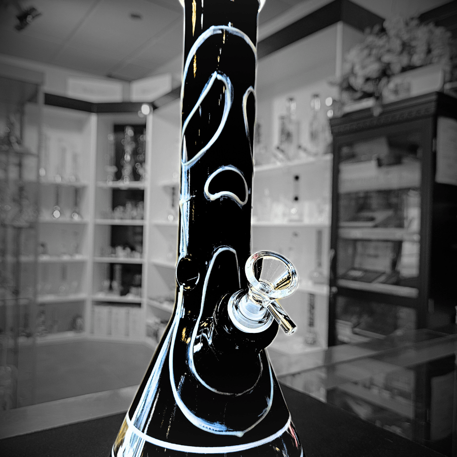High Class Glass 7mm Glow-in-the-Dark Scream Beaker 14" Steinbach Vape SuperStore and Bong Shop Manitoba Canada