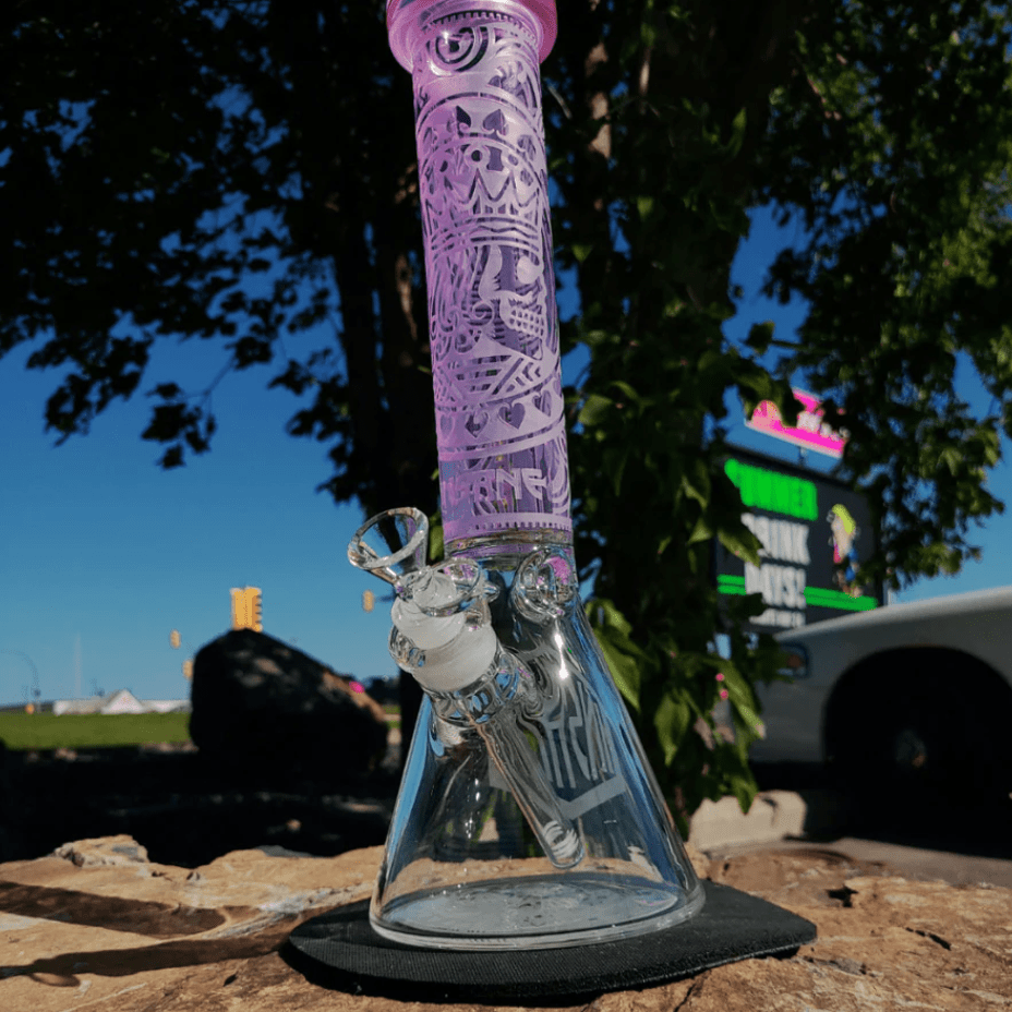 Insane Glass 7mm King of Hearts Beaker-15" Smokey Steinbach Vape SuperStore and Bong Shop Manitoba Canada