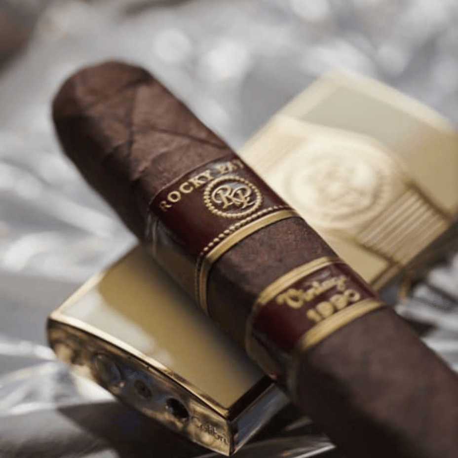 Rocky Patel Vintage 1990 Robusto-Nicaragua 5 inch / 50 Steinbach Vape SuperStore and Bong Shop Manitoba Canada